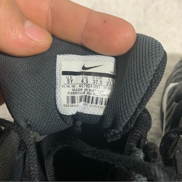 Nike Alpha Menace Shark 2 Big/Little Kids Football Cleat Aq7654-001 Size 5Y - Picture 7 of 7